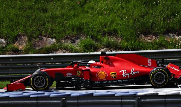 Com danos a asa traseira Vettel foi obrigado e abandonar a corrida