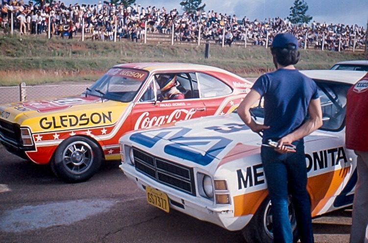 Paulo Gomes (à esq.) esteve no grid da primeira corrida da Stock Car, em 1979(Paulo Dias Nunes)